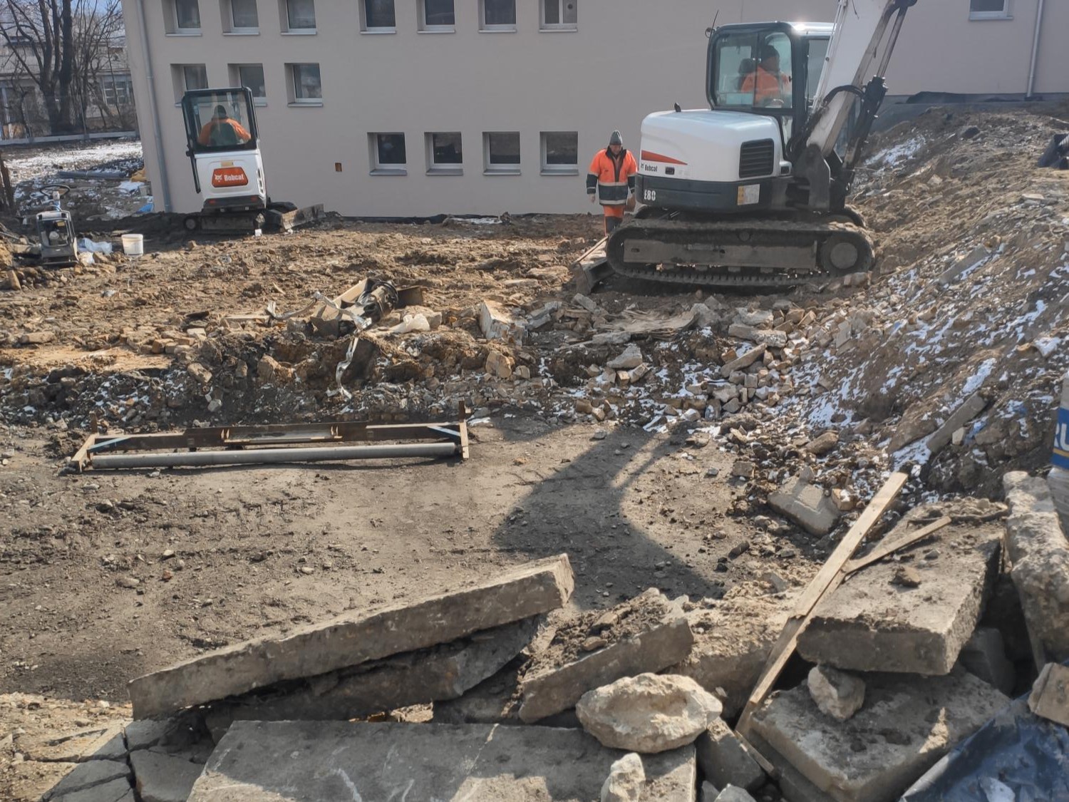 Rozbiórka burzenie obiektów budowlanych wraz z robotami ziemnymi